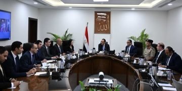 رئيس الوزراء يعقد اجتماعا بشأن تحديد المناطق الأكثر احتياجا على مستوى الجمهورية