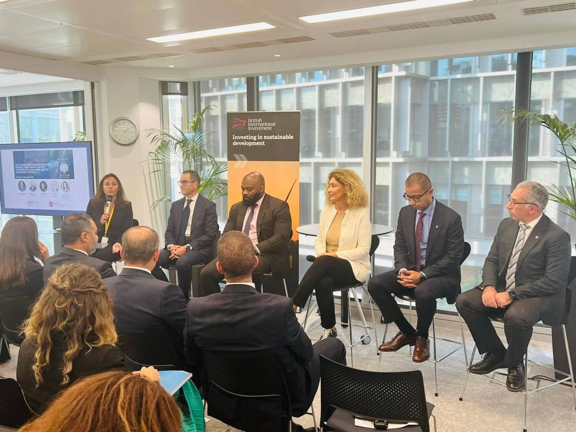 وزير الاستثمار والتجارة يشارك في جلسة نقاشية حول فتح آفاق الاستثمار في مصر.