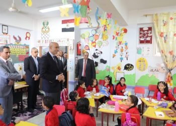 وزير التربية والتعليم ومحافظ كفر الشيخ يستكملان جولتهما التفقدية في ١٠ مدارس بالمحافظة لمتابعة انتظام العملية التعليمية