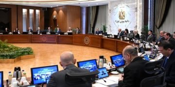 مجلس الوزراء.. إنشاء خط سكة حديد