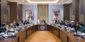 مدبولي: مستمرون في العمل على برنامج الطروحات الحكومية وسيتم خلال الفترة المقبلة الإعلان عن أخبار  مهمة تتعلق بطرح عدد من المطارات والبنوك