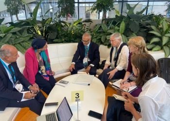 وزيرة البيئة تعقد عددا مع اللقاءات الثنائية مع ممثلي دول الصين وسنغافورة والولايات المتحدة الأمريكية