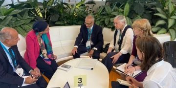 وزيرة البيئة تعقد عددا مع اللقاءات الثنائية مع ممثلي دول الصين وسنغافورة والولايات المتحدة الأمريكية