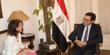 وزير الثقافة وسفيرة رومانيا يبحثان المشاركة الرسمية الرومانية الأولى في معرض القاهرة الدولي للكتاب 2025