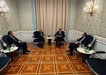 وزير الصحة يلتقي نظيره التونسي ويبحث تعزيز التعاون في المجال الصحي