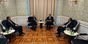 وزير الصحة يلتقي نظيره التونسي ويبحث تعزيز التعاون في المجال الصحي