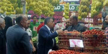 “مرزوق”: جولاتي المفاجئة مستمره علي جميع المراكز والمدن والاحياء للتأكد من تقديم الخدمات للمواطنين