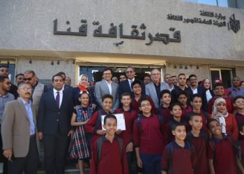 وزير الثقافة يبحث مع محافظ قنا تنفيذ عدد من المشروعات الثقافية لإلقاء الضوء على التراث الغني لمحافظة قنا