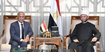 وزير الأوقاف يستقبل سفير المملكة المغربية بالقاهرة ويتسلم رسالة من نظيره المغربي