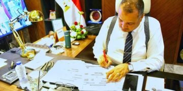 محافظ جنوب سيناء يصدّق على 68 قرار تصالح لمخالفات البناء لمواطني طور سيناء ودهب