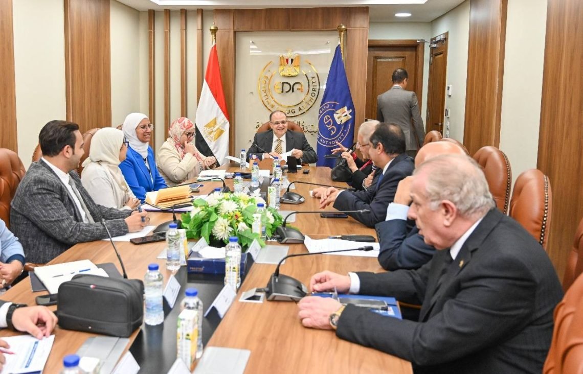 رئيس هيئة الدواء المصرية يستقبل رئيس مجلس إدارة مجموعة أكديما وعدداً من رؤساء الشركات التابعة