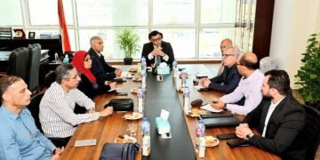 الشربيني يوجه بضرورة الالتزام بالمواعيد المحددة للانتهاء من التنفيذ وعدم التهاون مع أى تأخير أو تقصير