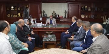 محافظ بني سويف يبحث مع مسؤولي مجموعة تيتان مستجدات التعاون المشترك في دعم منظومة المخلفات والقطاع الصحي