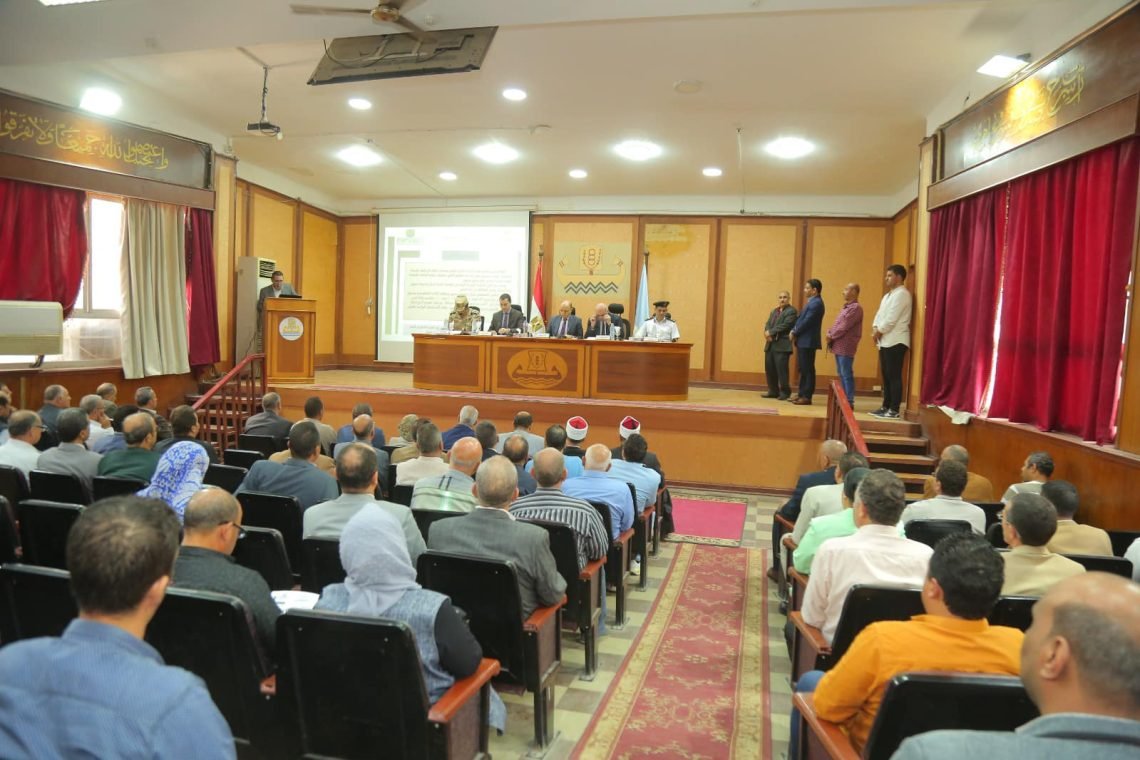 محافظ كفرالشيخ يعقد اجتماعًا لمتابعة إجراءات التصالح في بعض مخالفات البناء تيسيرًا على المواطنين .. تقديم تسهيلات غير مسبوقة في السداد