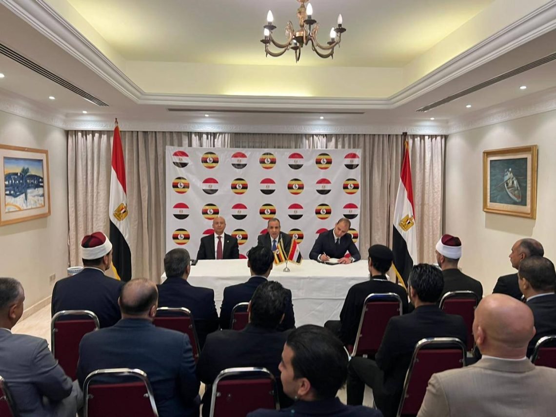 وزير الخارجية يلتقى بالجالية المصرية في أوغندا