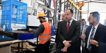 رئيس جامعة الفرات الأوسط التقنية يزور شركة أبراج الأهرام للتجارة العامة وصناعة الأجهزة المنزلية