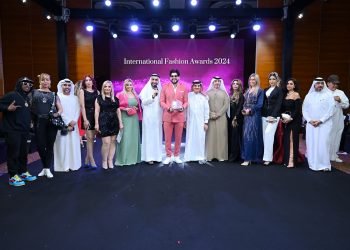 تكريم الإعلامي المصري كريم أسامة كأفضل مؤثر لعام 2024 في دبي