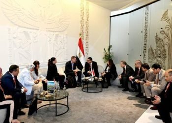 وزير الإسكان يلتقى بعثة البنك الدولي لمناقشة المؤشرات الخاصة بالمبادرة الرئاسية “سكن لكل المصريين”