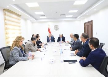 وزير التعليم العالي يبحث سُبل التعاون مع شركة سيمنز هيلثنيرز للشرق الأوسط وإفريقيا في مشروع مستشفى 500 500