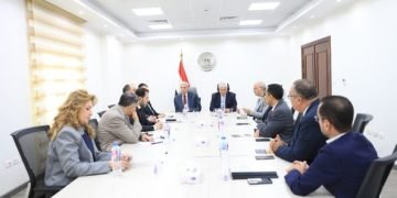 وزير التعليم العالي يبحث سُبل التعاون مع شركة سيمنز هيلثنيرز للشرق الأوسط وإفريقيا في مشروع مستشفى 500 500