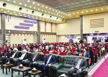 جامعة الفرات الأوسط التقنية تقيم حفلاً لتكريم الطلاب الأوائل على الأقسام العلمية بالتعاون مع مؤسسة النخب للتربية والتعليم