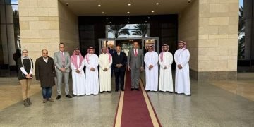 مساعد وزير الصحة يبحث التعاون مع شركة «لين» السعودية لتعزيز التحول الرقمي