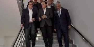 رئيس مجلس الوزراء يتفقد إنشاءات المبنى الجديد لمستشفى بولاق الدكرور العام