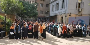 الصحة» تحتفل باليوم العالمي للسكر بإضاءة مبنى الوزارة في العاصمة الإدارية باللون الأزرق