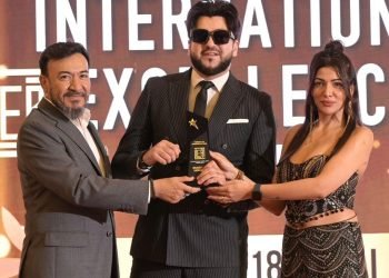 تكريم الإعلامي المصري كريم أسامة بجائزة التميز الدولية لعام 2024 في دبي