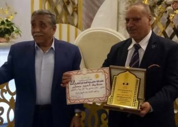 نقابة المعلمين بوسط الجيزة  تكرم موجه عام  الإلكترونيات بالمديرية