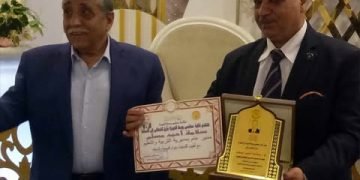 نقابة المعلمين بوسط الجيزة  تكرم موجه عام  الإلكترونيات بالمديرية