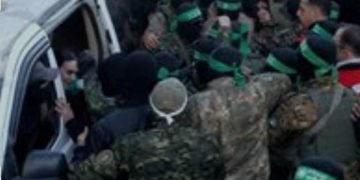 غرفة العمليات من القاهرة تتابع  تنفيذ بنود الهدنة وعملية تبادل الأسرى