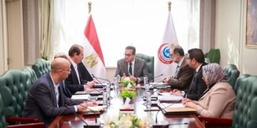 وزير الصحة يوجه باستئناف نشاط جميع أفرع سلاسل المنشآت الغذائية التي تم إغلاقها فور التأكد من مطابقتها للمواصفات والشروط الصحية المعلنة