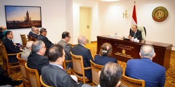 وزير الخارجية والهجرة يلتقي بقيادات وأعضاء السلك الدبلوماسي والقنصلي