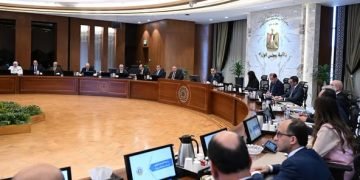 مدبولي: “البرنامج الوطني لتنمية صناعة السيارات” ركيزة رئيسية لتوطين صناعة السيارات في مصر وجذب الشركات العالمية