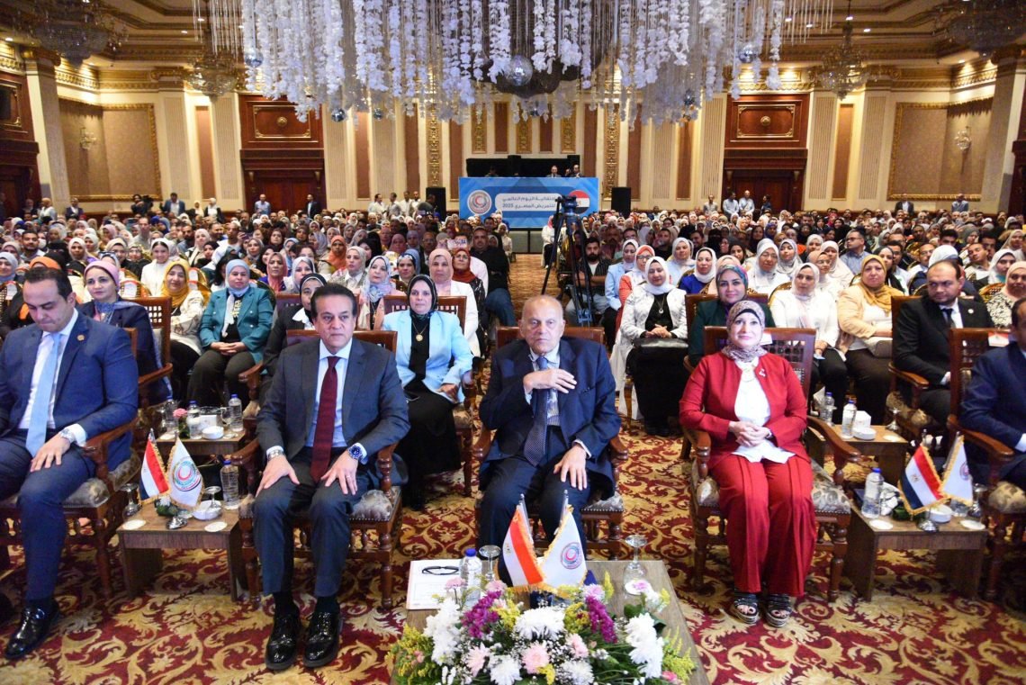 عبدالغفار يثمن جهود فرق التمريض.. ويؤكد أنهم ذراع أساسي للمنظومة الطبية