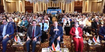 عبدالغفار يثمن جهود فرق التمريض.. ويؤكد أنهم ذراع أساسي للمنظومة الطبية