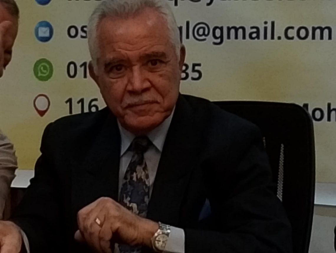 رحلة لأعماق  الكاتب والروائى مصطفى مختار