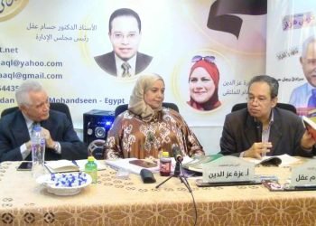 مصطفى مختار  ورحلة الإبحار بين المجموعة القصصية والديوان القصصى