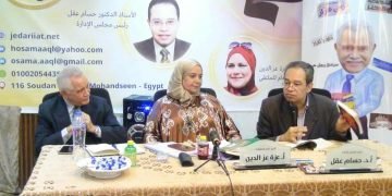 مصطفى مختار  ورحلة الإبحار بين المجموعة القصصية والديوان القصصى