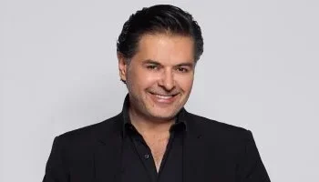 قبلة راغب تثير عاصفة غضب  وتشعل الساحل الشمالى