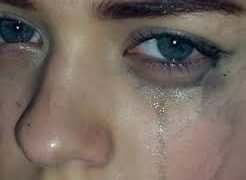 نيفين خلة تكتب : الخيط الرفيع