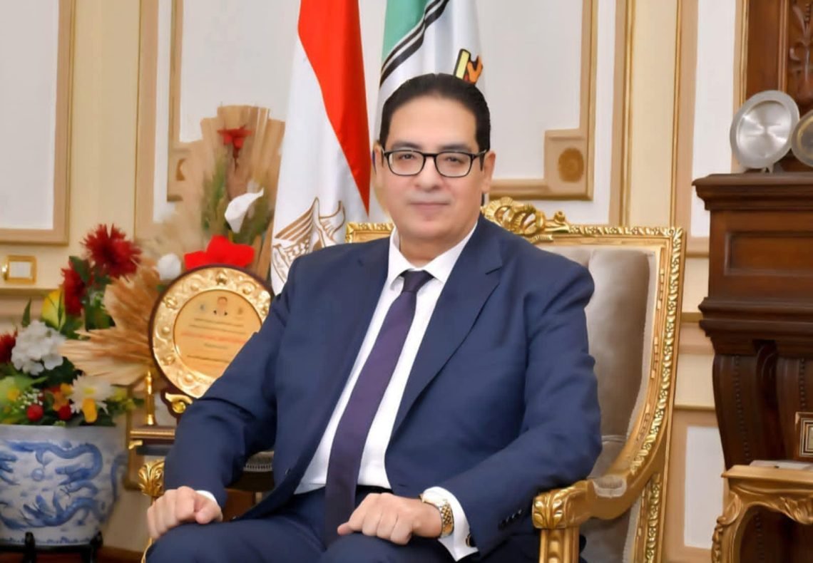 رسالة رئيس جامعة القاهرة  لأعضاء هيئات التدريس والطلاب مع انطلاق العام الدراسى الجديد