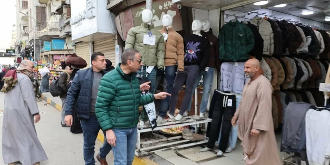 محافظ الجيزة  يكسرالصورة النمطية للمحافظ