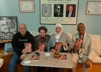 ” ثرثرة قلم أحمر ”  بصالون الأربعاء الثقافى الفنى