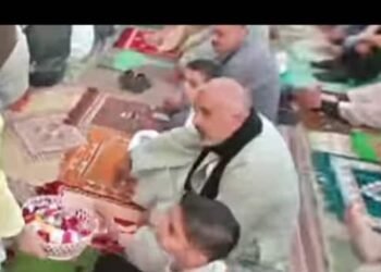 مستقبل وطن مركز زفتي يرسم البسمه على وجوه المواطنين بهديه الرئيس في صلاة العيد بنهطاي