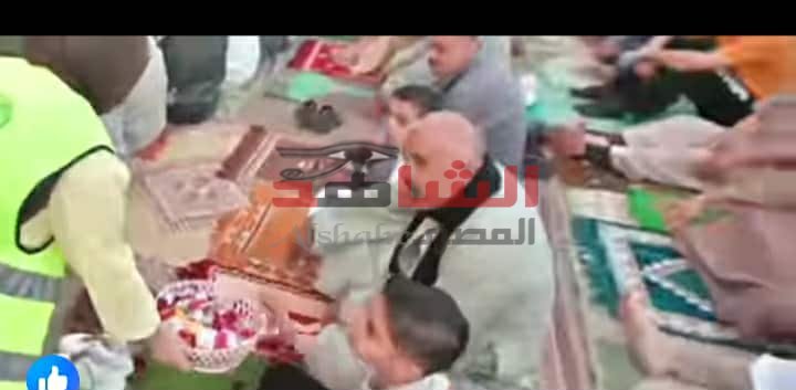 مستقبل وطن مركز زفتي يرسم البسمه على وجوه المواطنين بهديه الرئيس في صلاة العيد بنهطاي