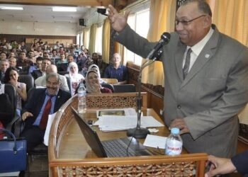 ثروت سليم و سلطان الشعر…  حين يتحول الإلهام إلى هوية شاعر