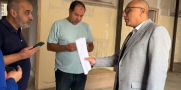 رئيس المؤسسة العلاجية يتفقد أعمال التطوير بمستشفي القبطي