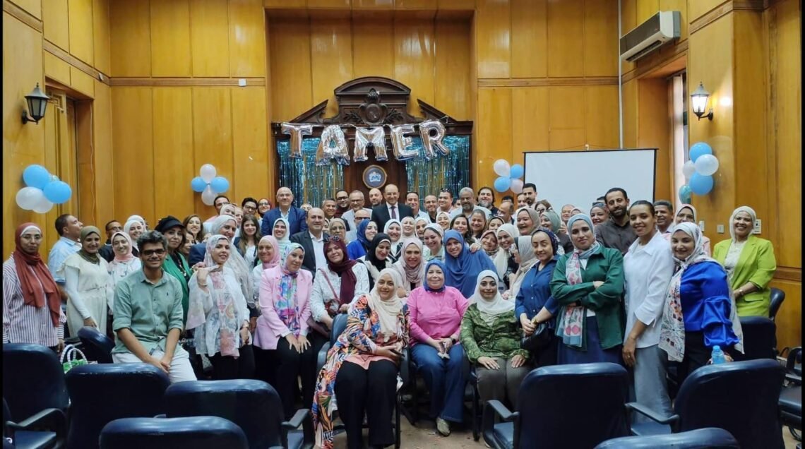 مديرية الشئون الصحية بالقاهرة تُكرِّم الأستاذ الدكتور/ تامر مدكور